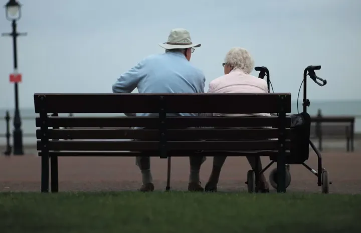 خانه‌ی جدید، تنهایی جدید: چالش‌های بازنشستگان مهاجر